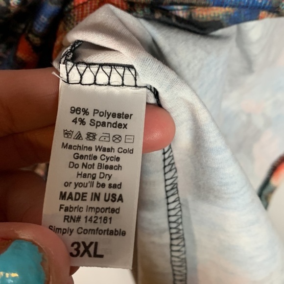 LulaRoe Irma Black Multi-Colour Floral Tunic T-Shirt Top NWT - Picture 7 of 7